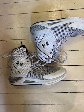 Under Armour White and Black womens High-Top Training Shoes